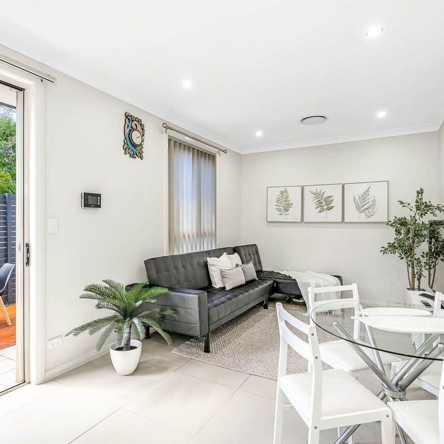 3 Bedroom Villa in the Heart of Girraween School Catchment! - Photo 1