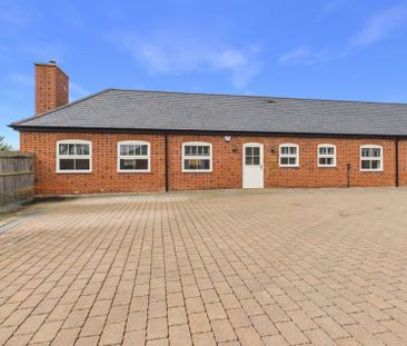 Gunners Cottage, Woodlands, Burnham Road,HP9 - Photo 2