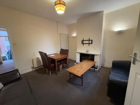 4 bedroom terraced house to rent - Photo 2