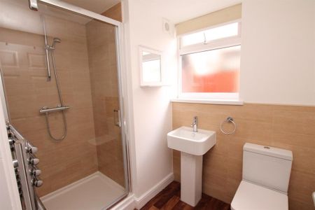 2 bedroom flat to rent - Photo 4
