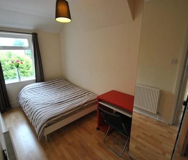 8 bedroom semi-detached house to rent - Photo 6