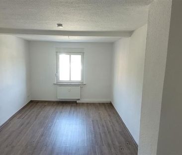 Stadtnahe, 2-Raum-Wohnung neu renoviert! - Photo 1