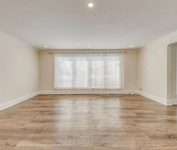 91 Ravenscrest Drive #Upper - Photo 2