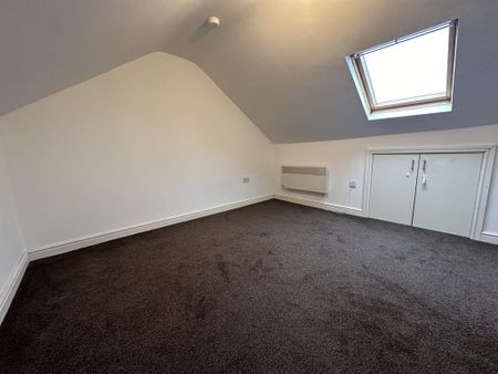 2 bedroom maisonette to rent - Photo 2