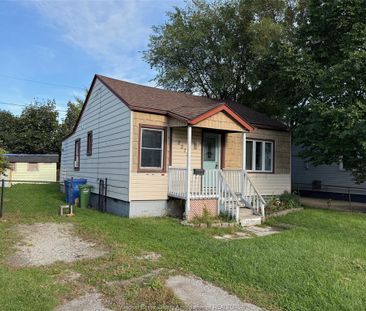 For Lease - 2272 FOREST, Windsor, Ontario - Photo 1