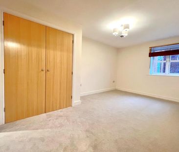 Abingdon Court, Woking - 2 bedrooms Property for lettings - Seymours - Photo 3