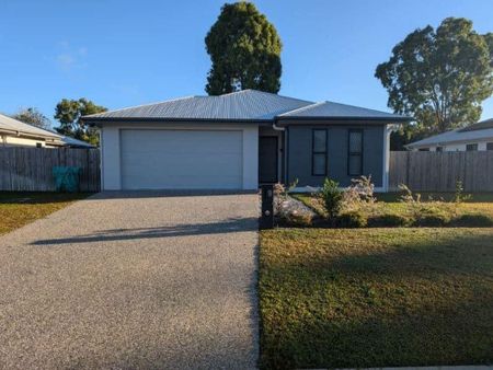 Modern Family Home Near the Beach - Photo 2