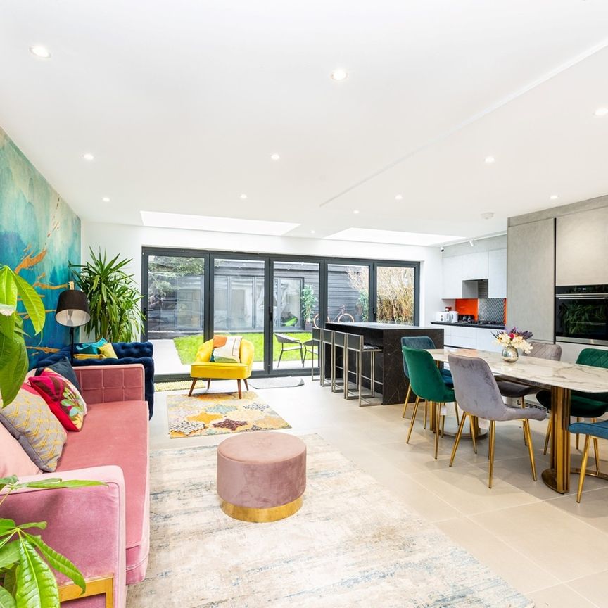 3 Bed Maisonette, Ground Floor The Vale, NW11 - Photo 1