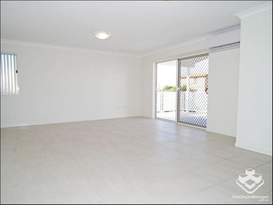 AS NEW 2 BED 2 BATH AIR CON, flexible inspection times - Photo 1