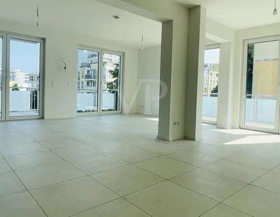 Licht Terrasse in Berlin-Pankow: 2-Zimmerwohnung mit Aufzug und 2 Balkonen in ruhiger zentraler Lage - Photo 1