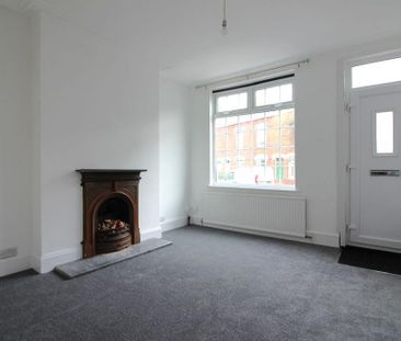 3 bedroom end of terrace house to rent - Photo 3