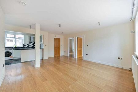 Upper Farm Road, West Molesey, KT8 - Photo 2