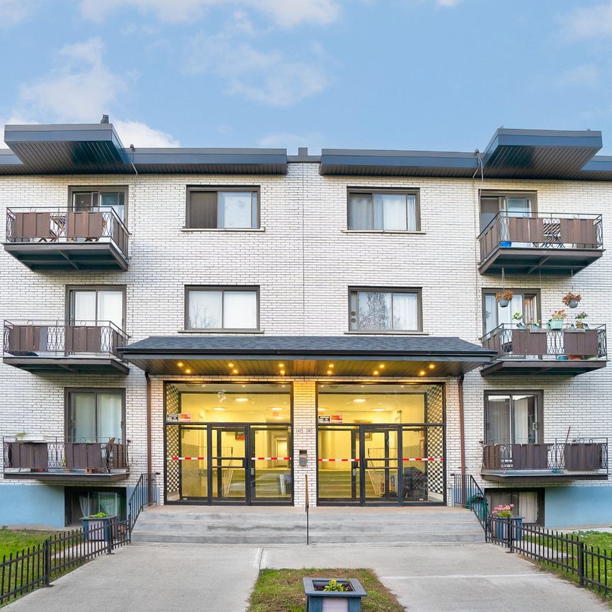 2425 Av. Madison Montréal (Côte-des-Neiges, QC H4B - Photo 2