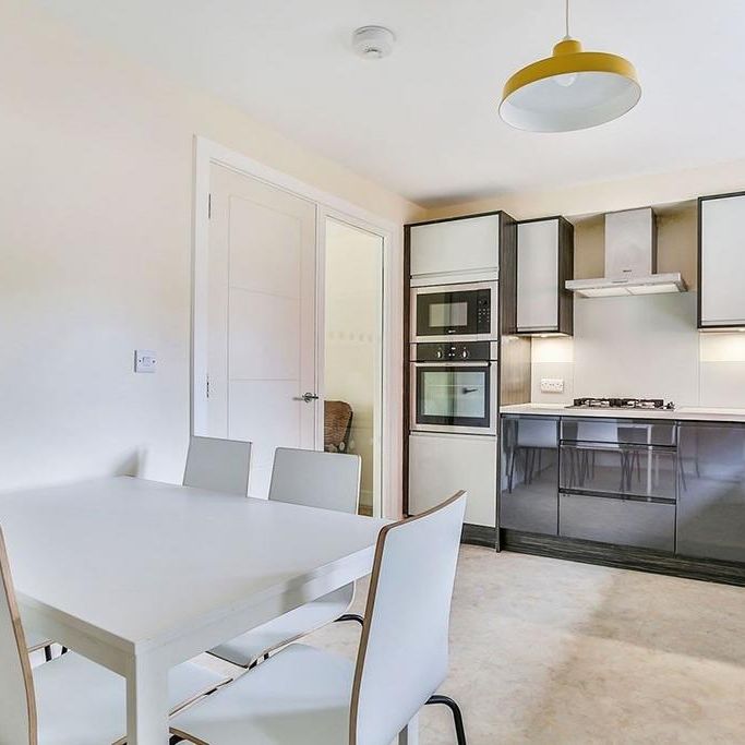 3 bedroom terraced house to rent - Photo 1