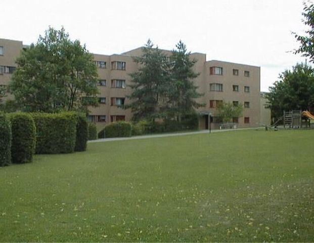 Quiet living in the center of Oberwinterthour Rent without deposit - Photo 1