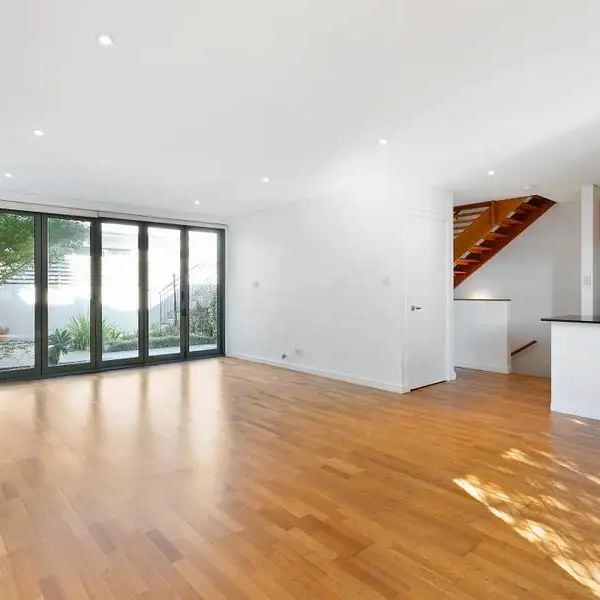 “Modern Townhouse” - Photo 1