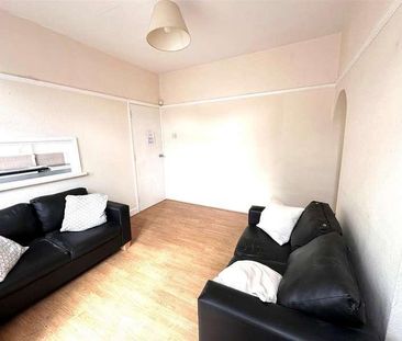Dellfield Crescent, Uxbridge, UB8 - Photo 1