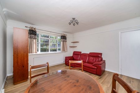 2 bedroom FlatApartment to rent in Pitshanger Lane, London - Photo 2