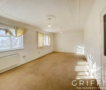 Salisbury Road, Grays, RM17 - Photo 1