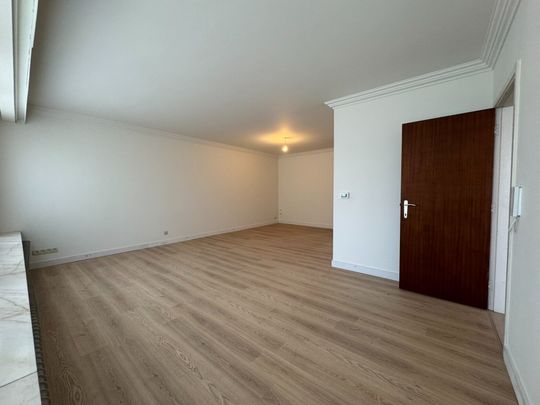 Gerenoveerd 3-slaapkamer appartement met garagebox in centrum Turnhout - Photo 1