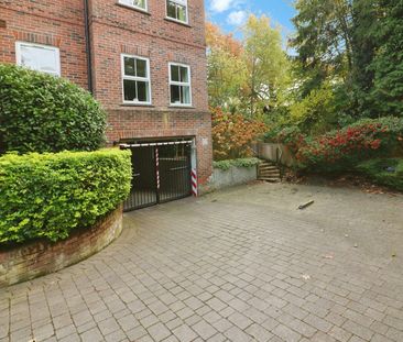 Flat to rent on - Photo 1