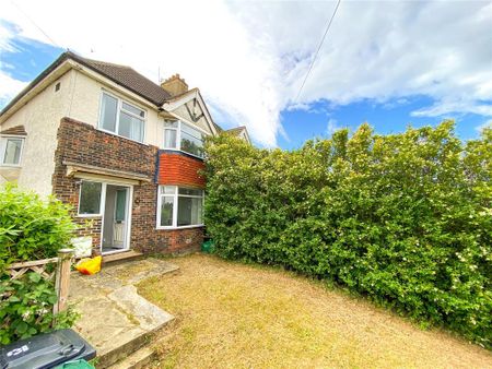 4 bedroom semi-detached house to rent - Photo 2