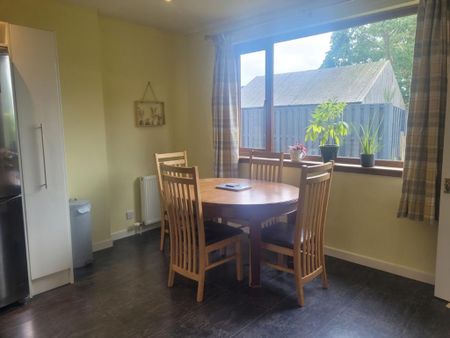 3 bedroom semi-detached house to rent - Photo 4