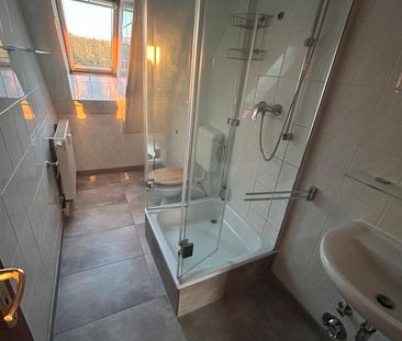 Niedliche Dachgeschosswohnung zu vermieten! - Foto 1