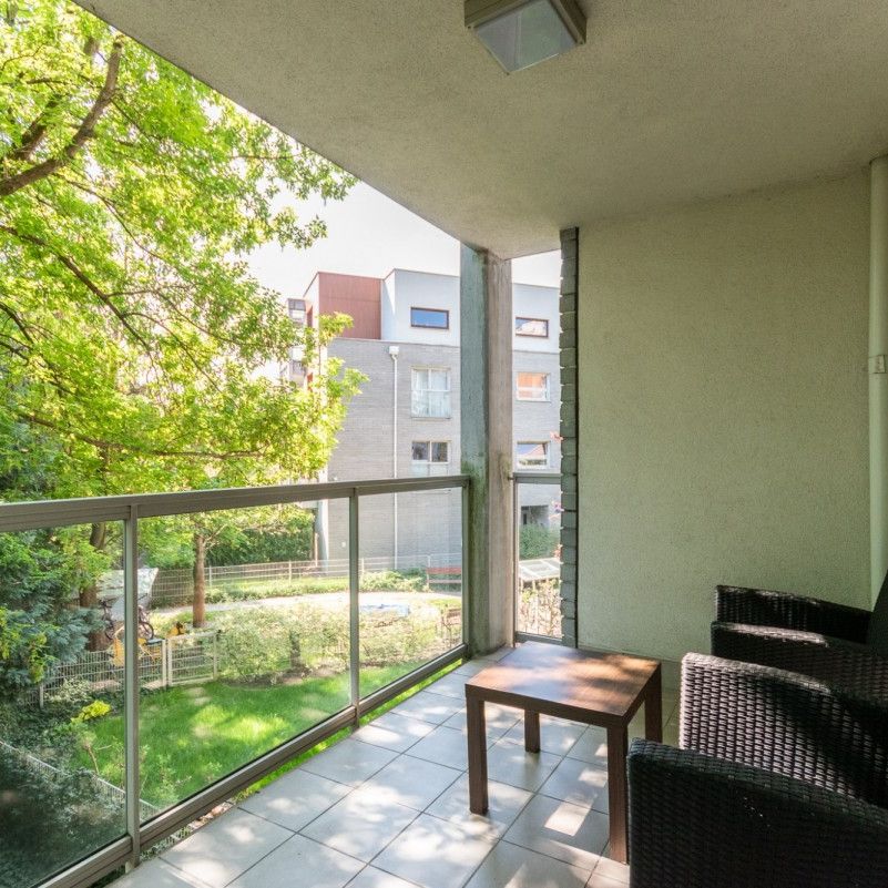 Ładne mieszkanie, oddzielna kuchnia, balkon, metro - Фото 1