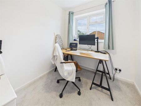 3 bedroom semi-detached house to rent - Photo 3