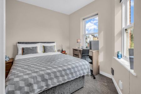 4 bedroom flat to rent - Photo 3