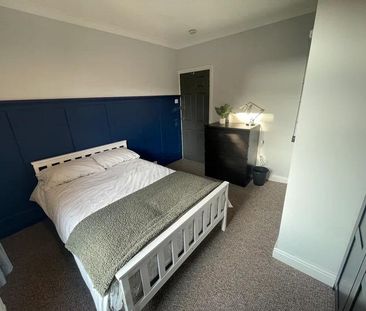 2 bedroom end of terrace house to rent - Photo 3