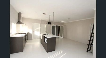“Perfect Living” - Photo 3
