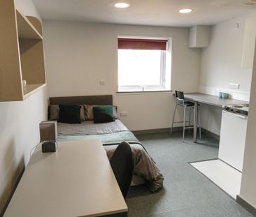 Studio to rent - Photo 6
