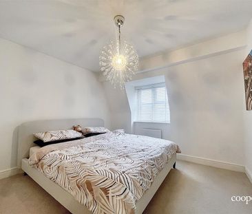 Truesdales, Ickenham, UB10 - Photo 2