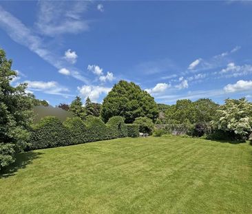 5 bedroom detached house to rent - Photo 1