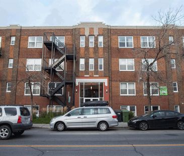 1 Bedroom - 4201 Boulevard Decarie, Montréal - Photo 1