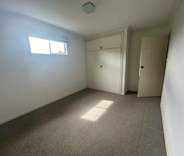 4-Bedroom Family Home in South Tamworth – Modern Living with Plenty... - Photo 6