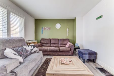 For Lease - 10 Innes Place, Woodstock, Ontario - Photo 2