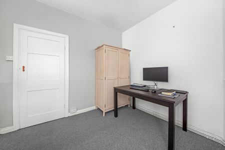 Brant Houses, Greenwich, SE10, London - Photo 3