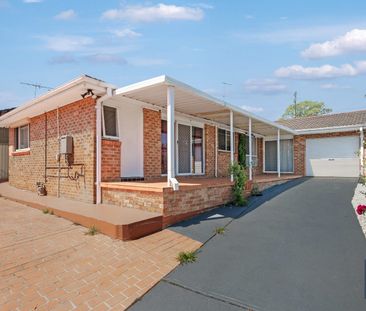 Spacious Family Home in a Quiet Cul-de-sac - Photo 4