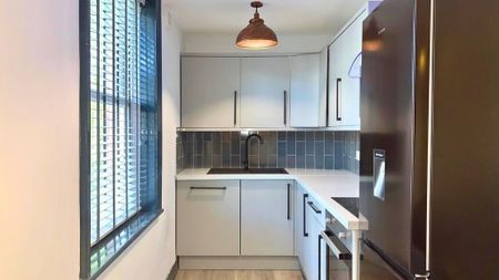 3 bedroom flat share to rent - Photo 2