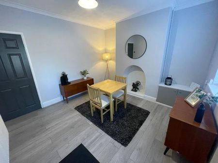 2 bedroom end of terrace house to rent - Photo 3