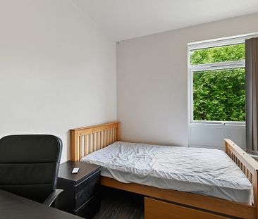 Modern 7-Bedroom House Near Ecclesall Road – Perfect for Students &... - Photo 1