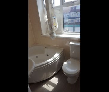 Studio Flat, Eastern Avenue, IG2 - Photo 2