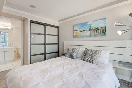 For Lease - 15 Iceboat Terrace Unit# 1706, Toronto, Ontario - Photo 2