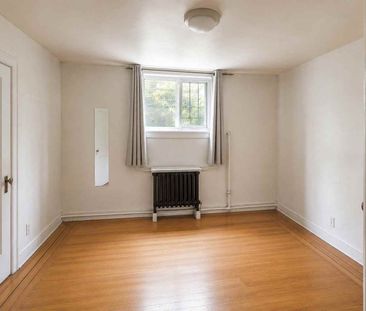 1116 Pendrell Street apartment — Vancouver, BC (1-Bedroom) - 1 Bedroom - Photo 2