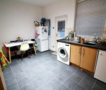 3 bedroom terraced house to rent - Photo 5