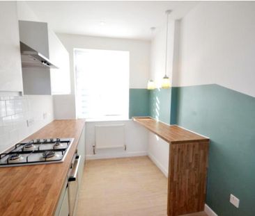 3 bedroom end of terrace house to rent - Photo 6