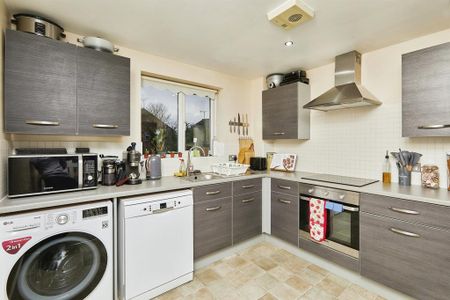 2 bedroom apartment to rent - Photo 5